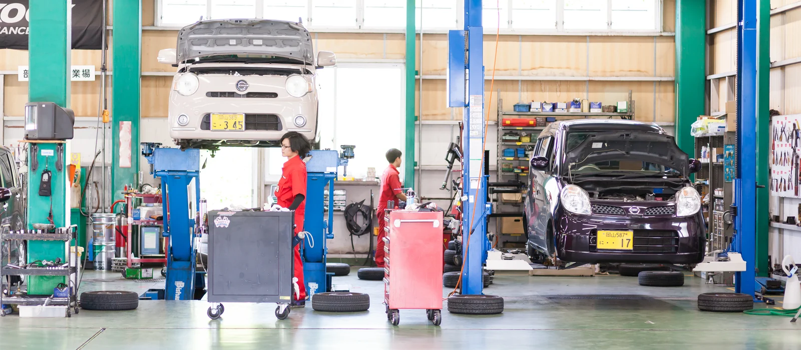 西崎自動車の整備工場